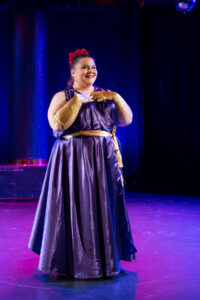 Burlesque Paradise 25.3.2023 Saivo-salissa Rovaniemellä. Kuvaaja Elli Alasaari.